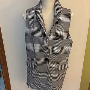 Rachel Zoe Black and White Houndstooth Vest. Size M.